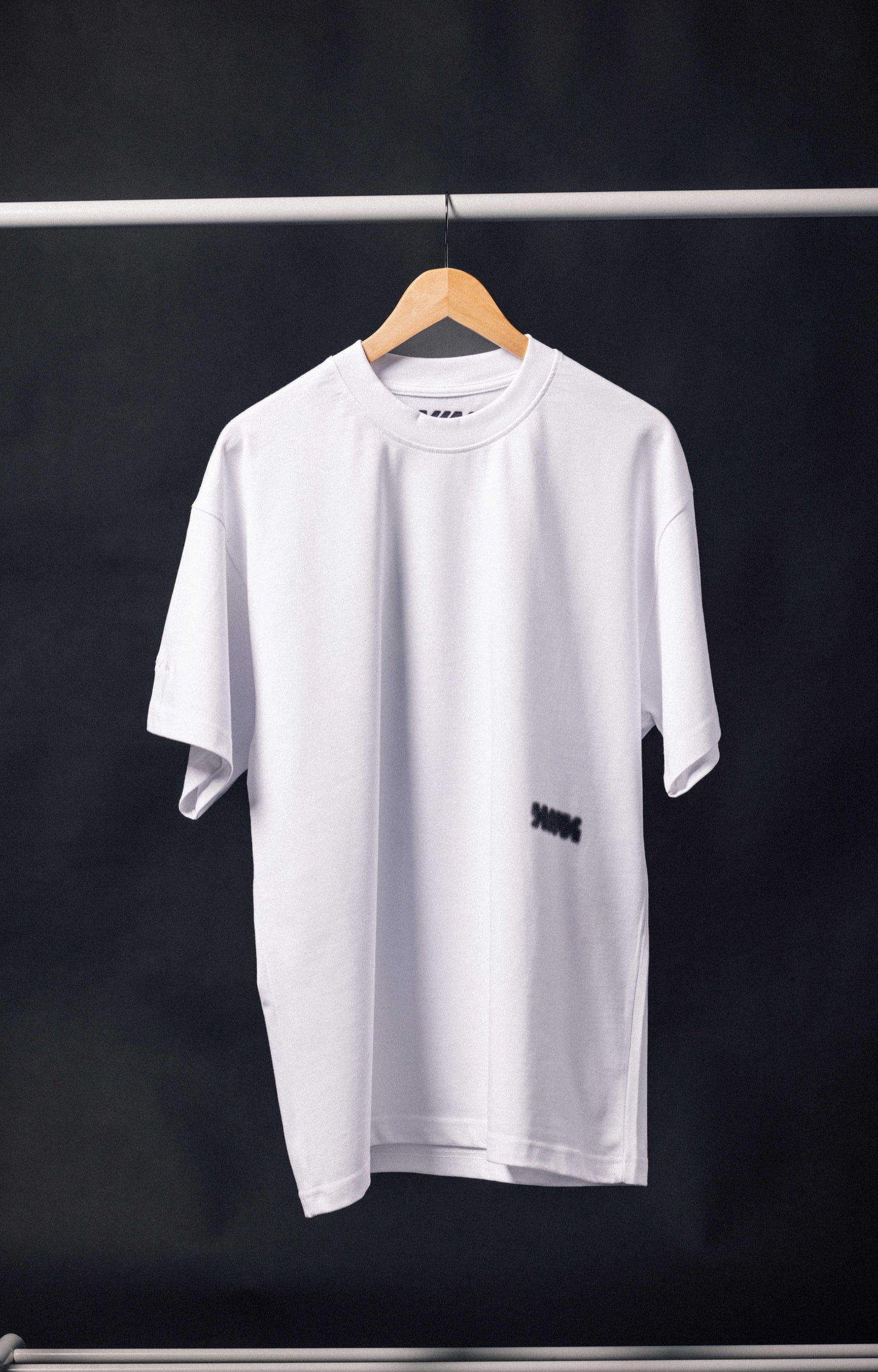 NO ONE TEE