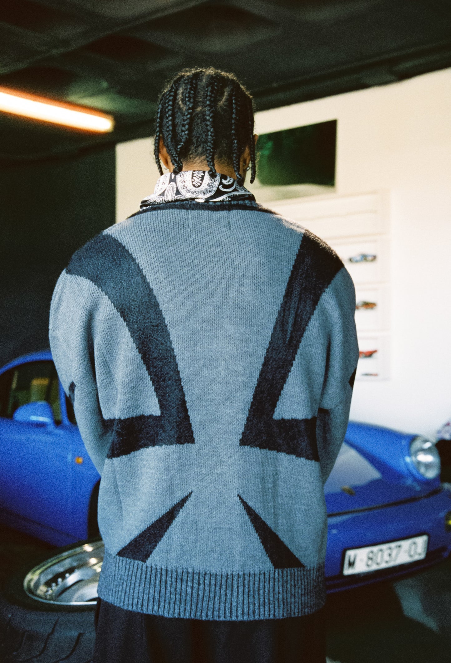 FLUFFY CARDIGAN REVERSE.