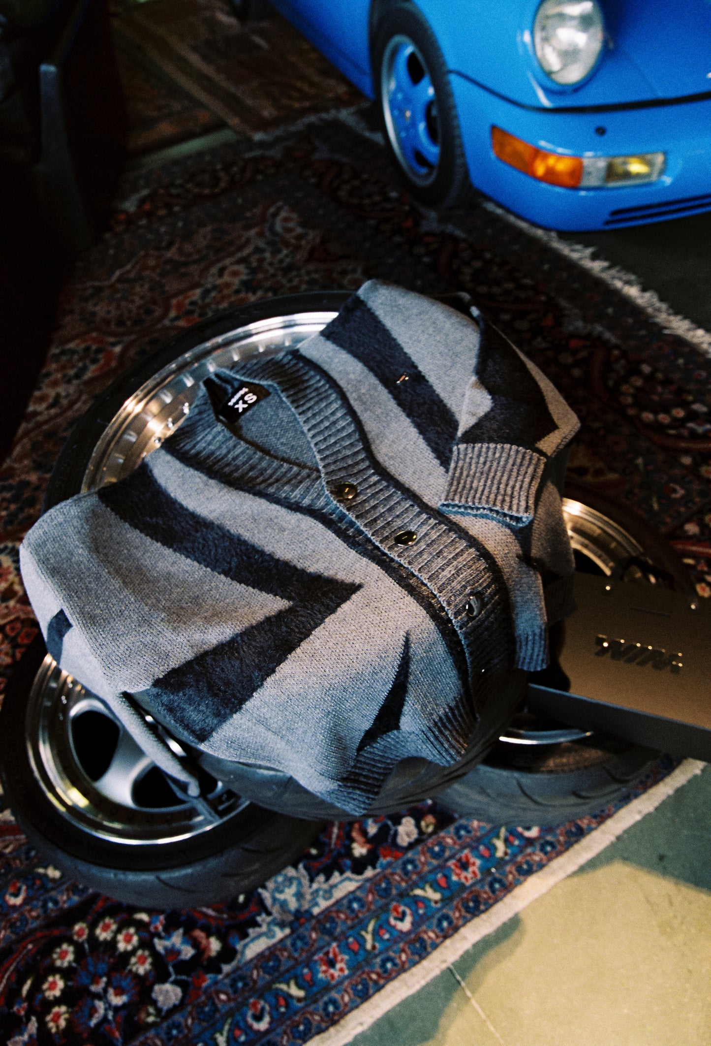 FLUFFY CARDIGAN REVERSE.